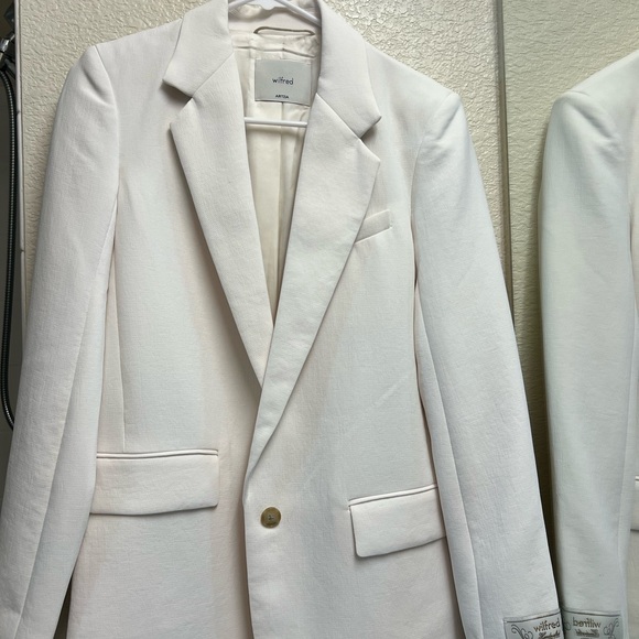 Aritzia Wilfred Cream Embroidered Logo Blazer